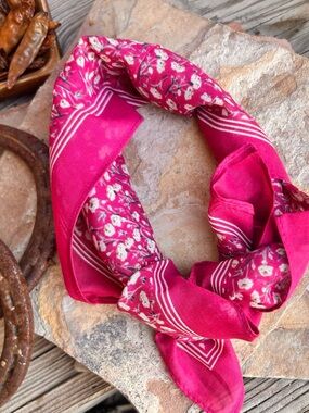 Stylish Pink Floral Neckerchief Scarf - Women's Accessory NWT